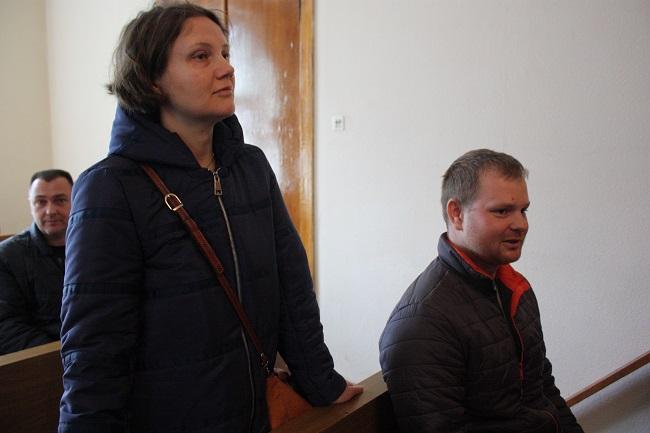 Полина и Андрей Шарендо в суде в Бресте 6 марта 2017