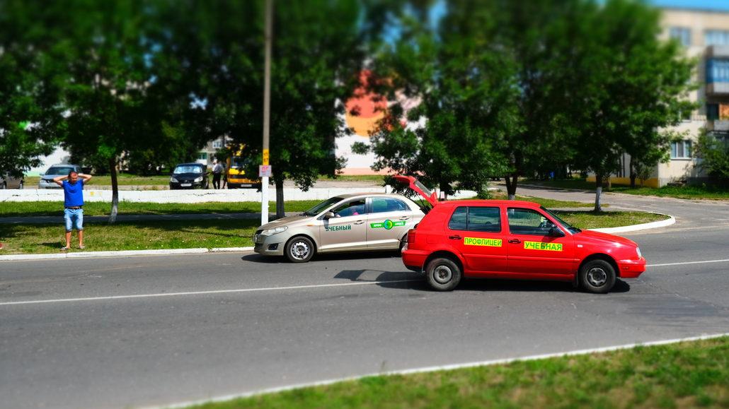 В Ганцевичах учебный автомобиль профлицея попал в ДТП