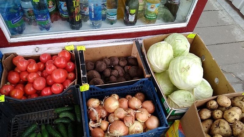 на мини-рынке на улице Депутатской в Ивацевичах